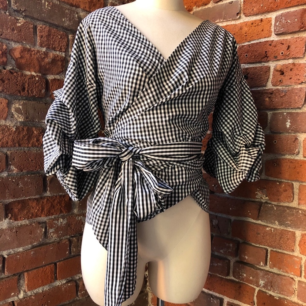 Très chic boutique wrap